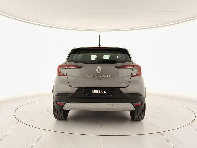 Usata Renault Captur Zen 101 CV (74 kW) 2023 Grigio chiaro SUV