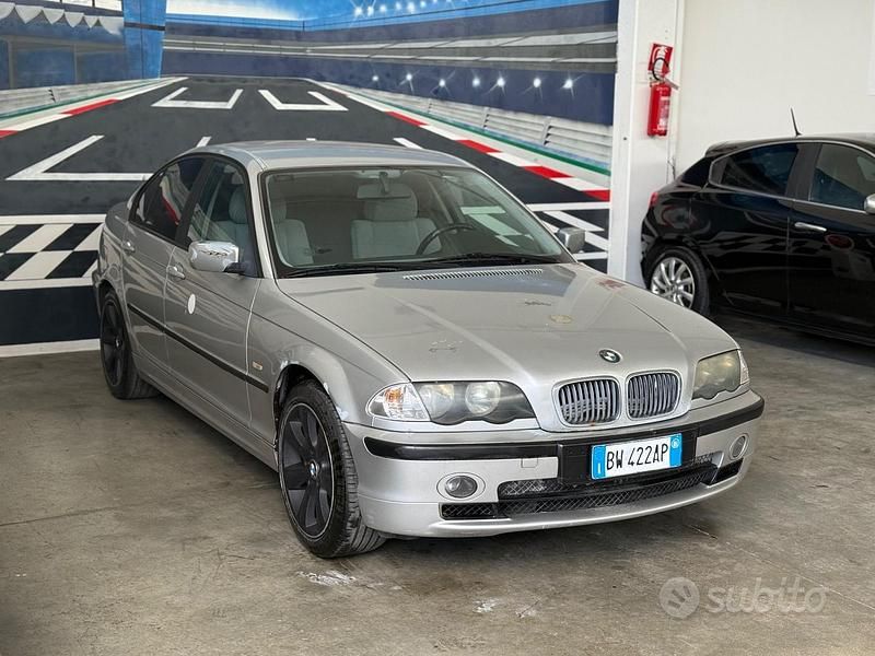 Usata BMW 318 118 CV (86 kW) 2001 Grigio Berlina