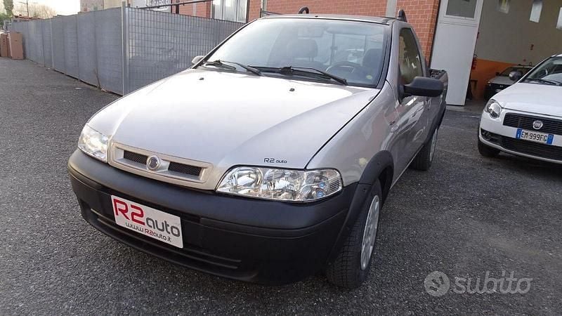 Usata Fiat Fiorino 80 CV (58 kW) 2004 Grigio Monovolume
