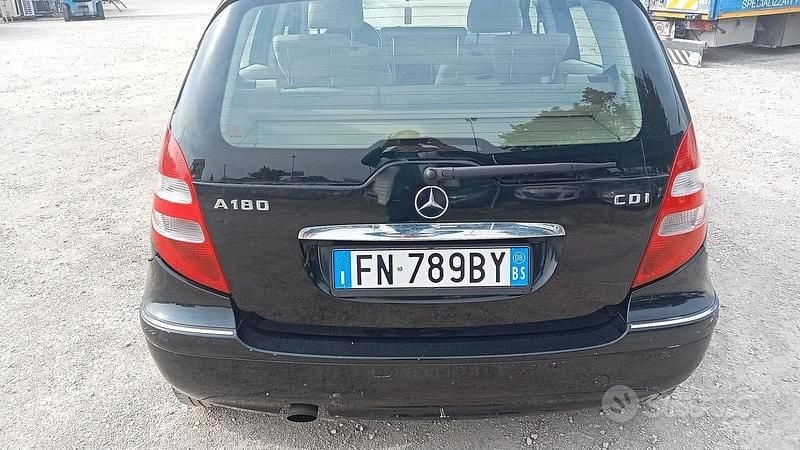 Usata Mercedes A180 Avantgarde 108 CV (79 kW) 2009 Nero Berlina