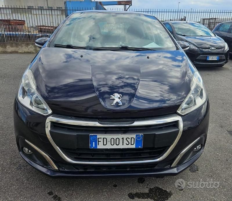 Usata Peugeot 208 Access 85 CV (62 kW) 2016 Blu Utilitaria