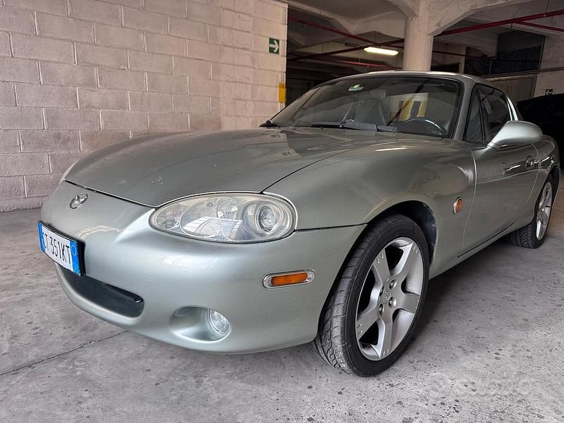 Usata Mazda MX5 110 CV (80 kW) 2003 Grigio Cabrio