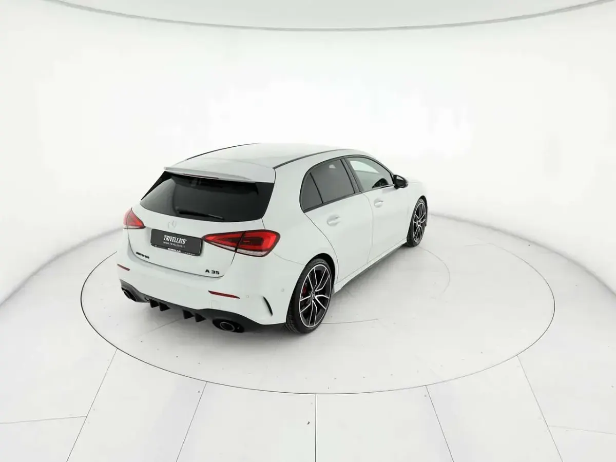 Begagnad Mercedes A35 AMG AMG 306 HK (225 kW) 2022 Vit Sedan
