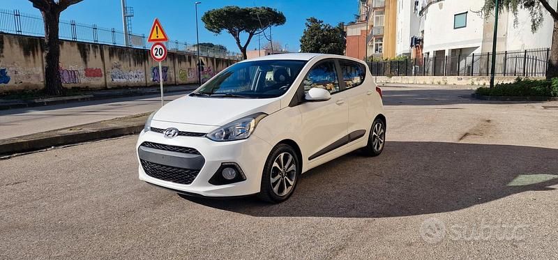 Usata Hyundai i10 66 CV (48 kW) 2014 Bianco Utilitaria