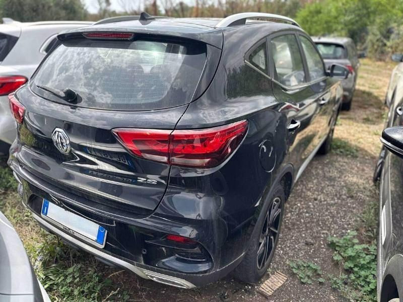 Usado MG ZS Luxury 111 CV (81 kW) 2023 Negro SUV