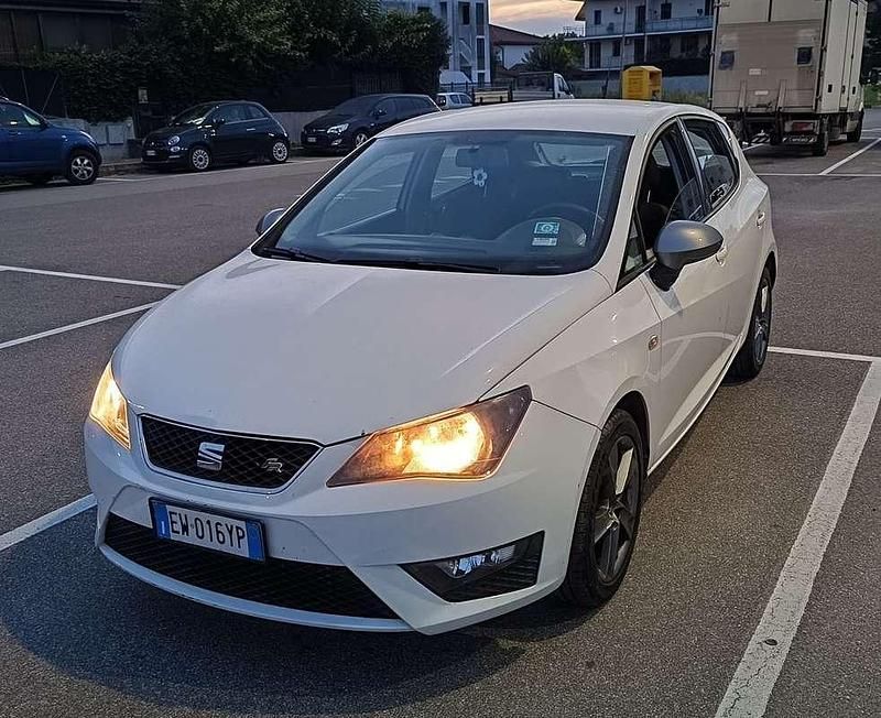 Usata 2014 Seat Ibiza FR Tre volumi | 3800 € (Super prezzo) - Immagine 1/4