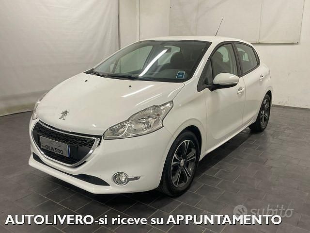 Usata Peugeot 208 Active 82 CV (60 kW) 2014 Bianco Utilitaria