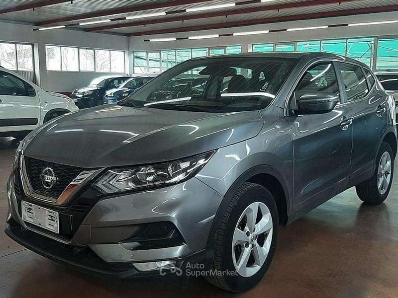 Usata Nissan Qashqai 116 CV (85 kW) 2020 Grigio chiaro metall SUV