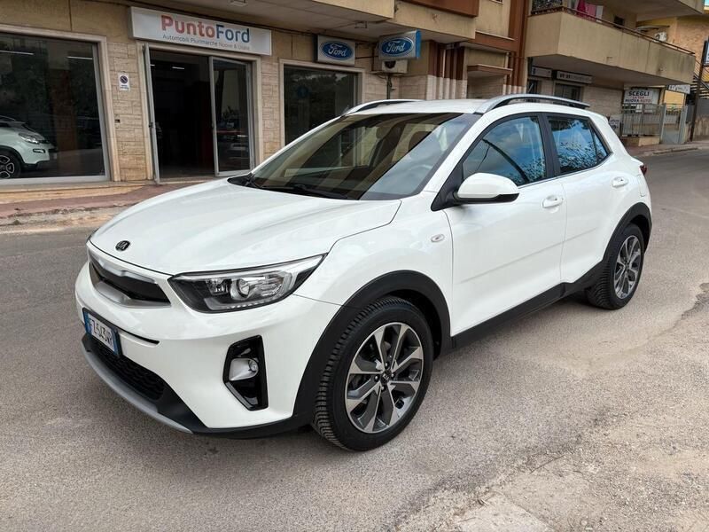 Usata Kia Stonic Style 116 CV (85 kW) 2019 Bianco SUV
