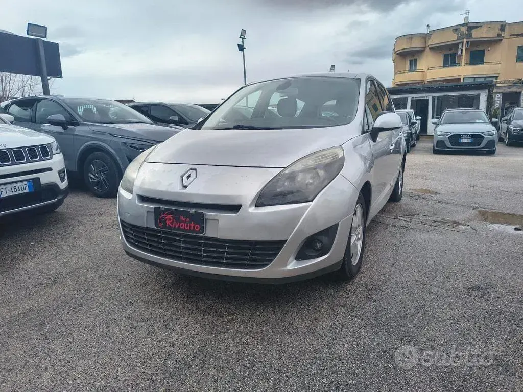 Usata Renault Scénic III Dynamique 110 CV (80 kW) 2010 Grigio Monovolume