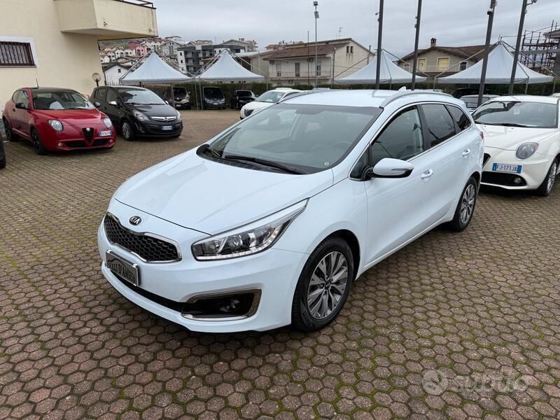 Bianco Usata 2018 Kia Ceed Sportswagon Station wagon | 9900 € (Molto cara) - Immagine 1/4