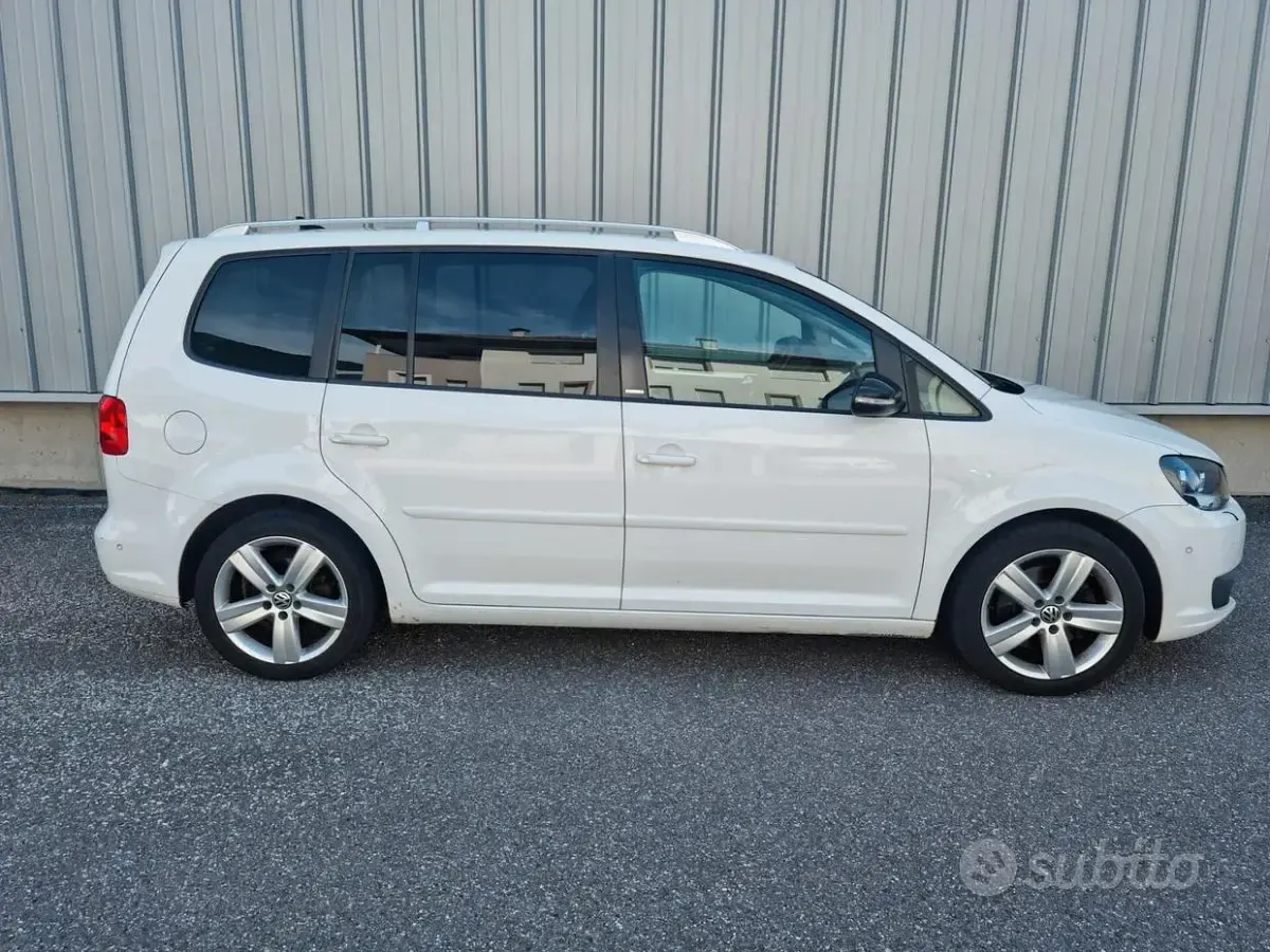 Usata VW Touran Highline 140 CV (102 kW) 2012 Bianco Monovolume