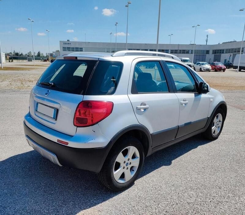 Occasion Fiat Sedici Dynamic 107 ch (78 kW) 2007 Argent SUV