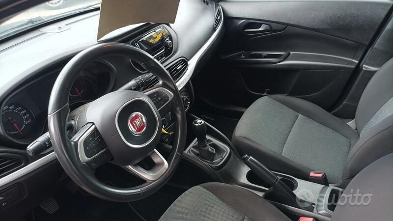 Usata Fiat Tipo 95 CV (69 kW) 2020 Nero Station wagon