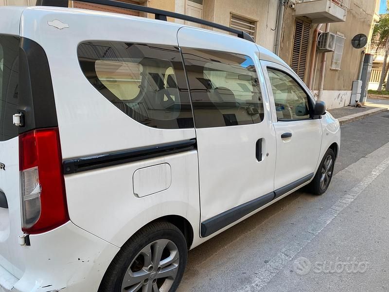 Usata Dacia Dokker 90 CV (66 kW) 2015 Bianco Monovolume