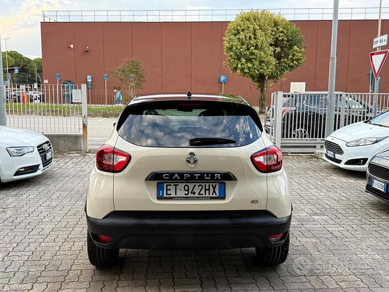 Occasion Renault Captur 90 ch (66 kW) 2014 Beige SUV