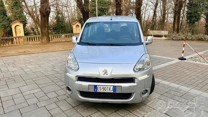 Usata Peugeot Partner Tepee Active 115 CV (84 kW) 2014 Grigio Monovolume