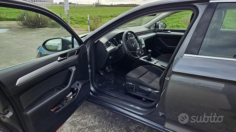 Usata VW Passat Business 120 CV (88 kW) 2016 Grigio Berlina