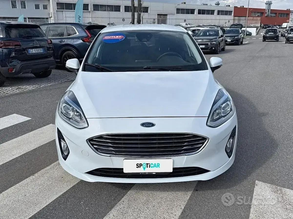 Usata Ford Fiesta Titanium 85 CV (62 kW) 2018 Bianco Utilitaria