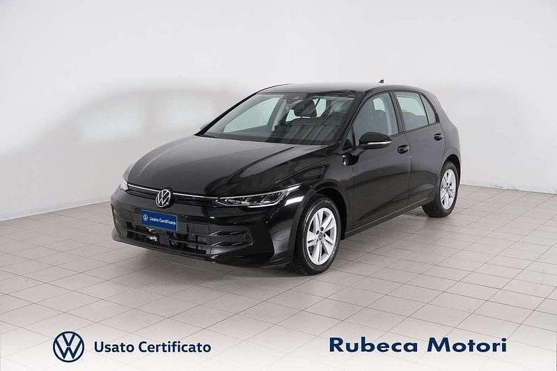 Usata VW Golf VIII Life 116 CV (85 kW) 2025 Nero Utilitaria