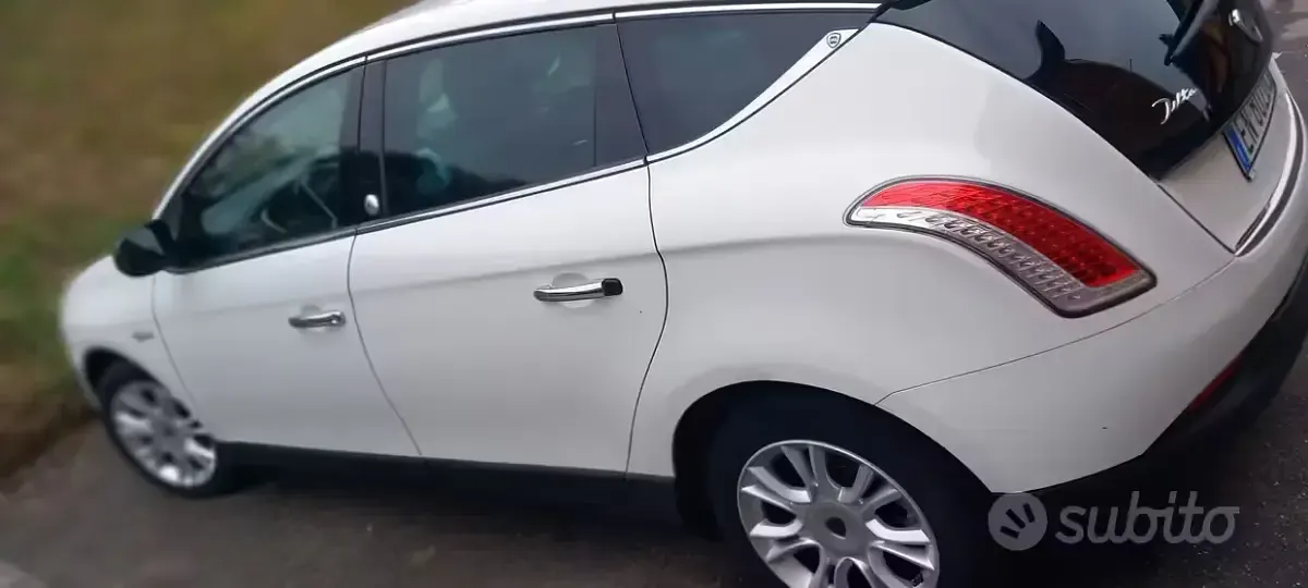 Usado Lancia Delta 120 CV (88 kW) 2012 Blanco Utilitario