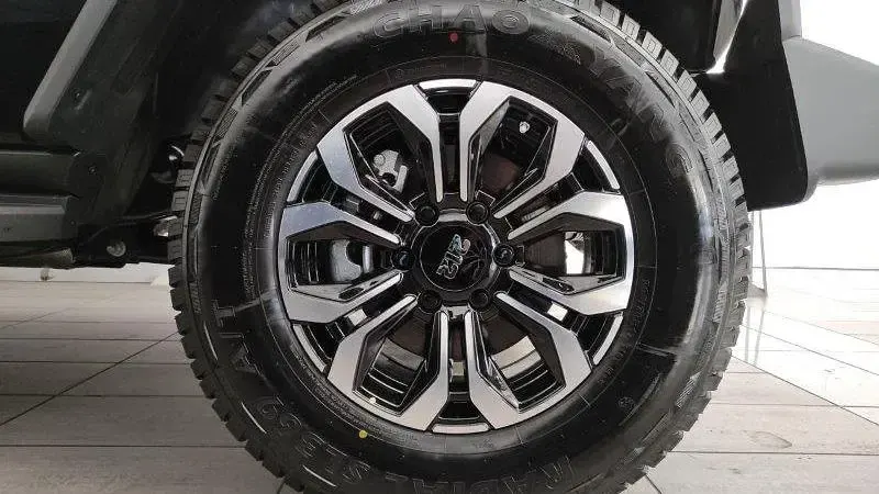 Nuova EMC 212 217 CV (159 kW) 2026 Nero SUV
