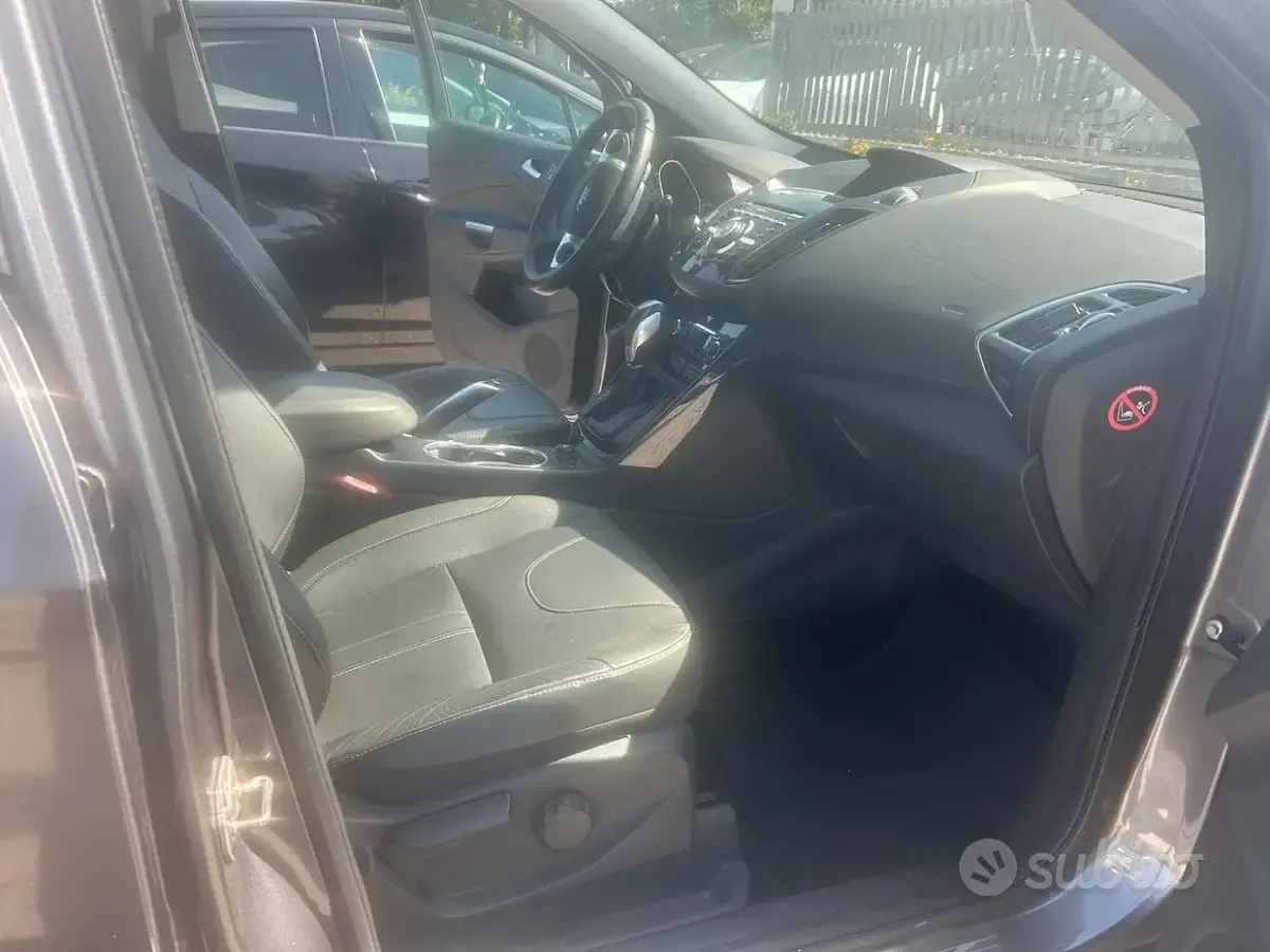 Usata Ford Kuga 140 CV (102 kW) 2013 Grigio SUV