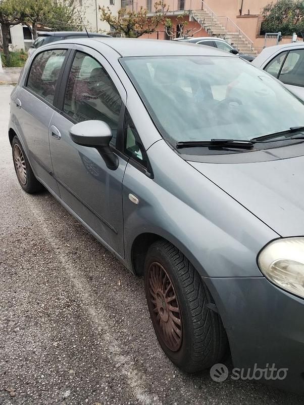 Usata Fiat Grande Punto 75 CV (55 kW) 2009 Utilitaria
