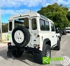 Usata Land Rover Defender S 122 CV (89 kW) 1999 Beige pastello SUV