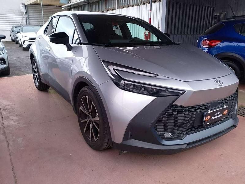 Usata Toyota C-HR Trend 98 CV (72 kW) 2025 Argento SUV