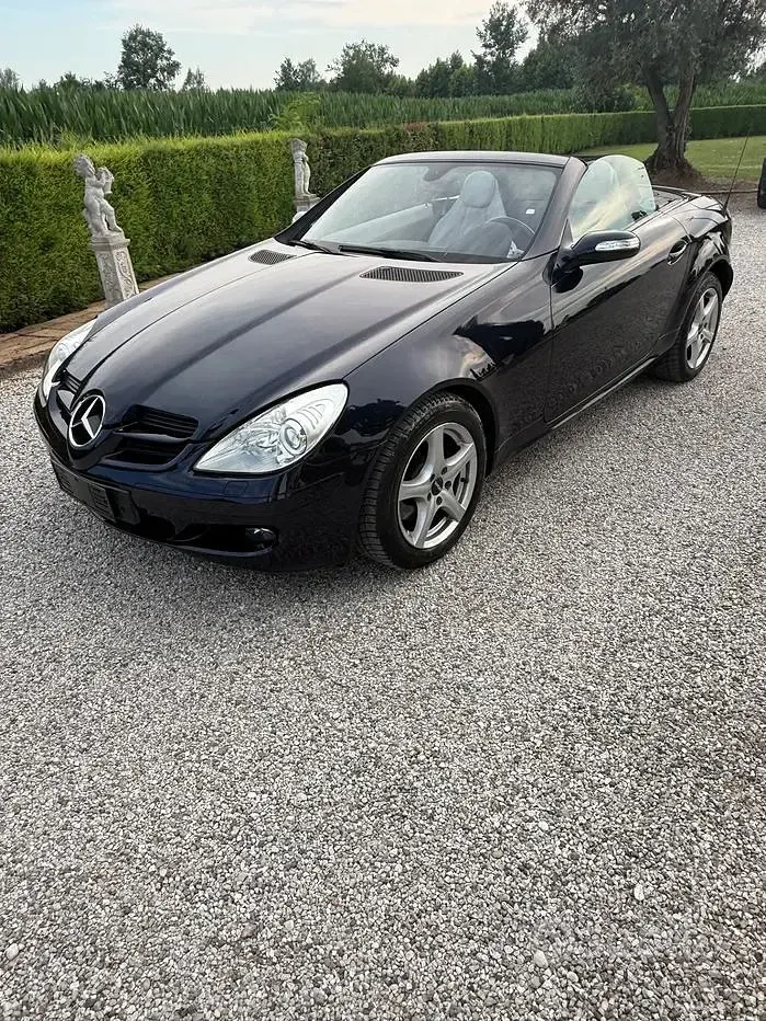 Usata Mercedes SLK280 231 CV (169 kW) 2005 Blu Cabrio