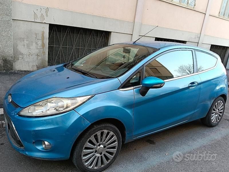 Usata Ford Fiesta 2009 Blu Utilitaria