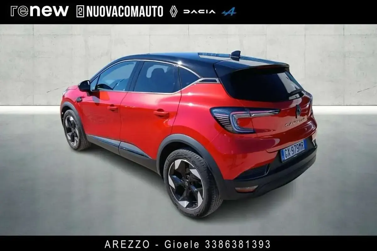 Usata Renault Captur Techno 101 CV (74 kW) 2025 Rosso dinamico SUV