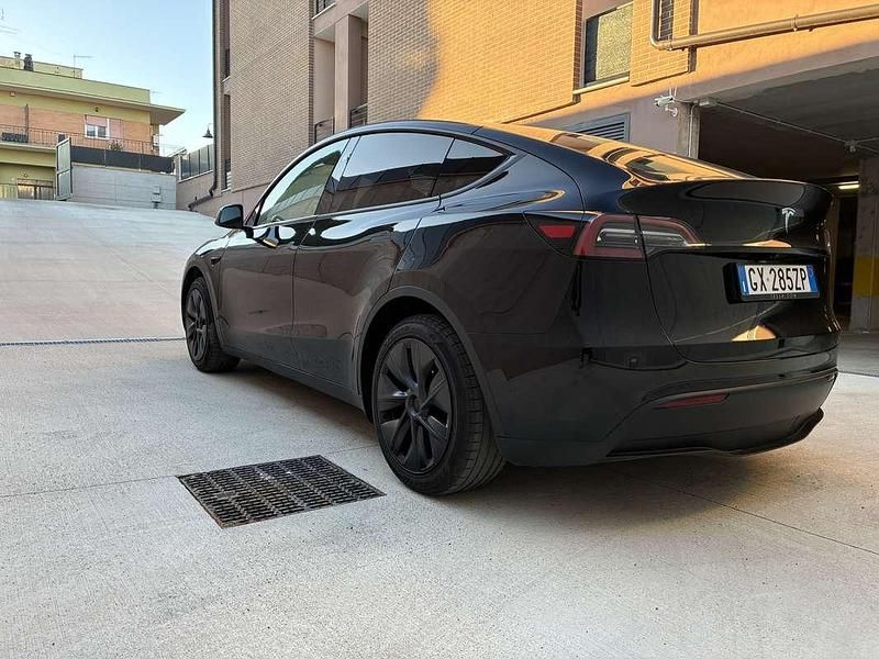 Usata Tesla Model Y 178 kW (243 CV) 2025 SUV