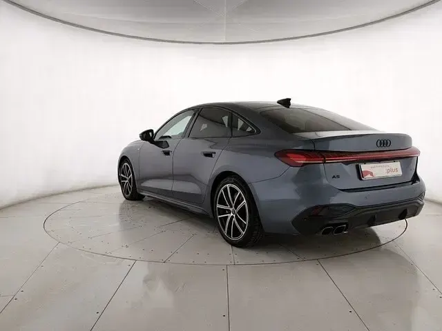 Usata Audi A5 Sportback S-Line 204 CV (150 kW) 2025 Blu horizon metallizzato Utilitaria
