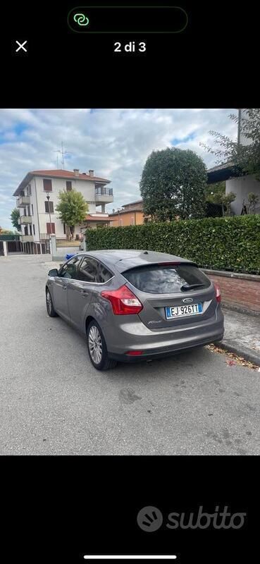 Usata Ford Focus Titanium 115 CV (84 kW) 2011 Grigio Berlina