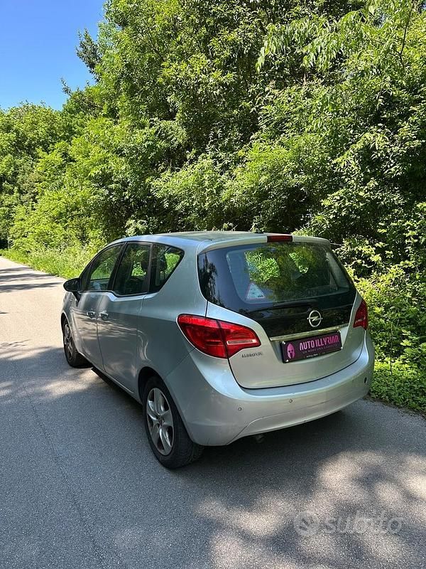 Usata Opel Meriva Cosmo 120 CV (88 kW) 2015 Grigio Monovolume