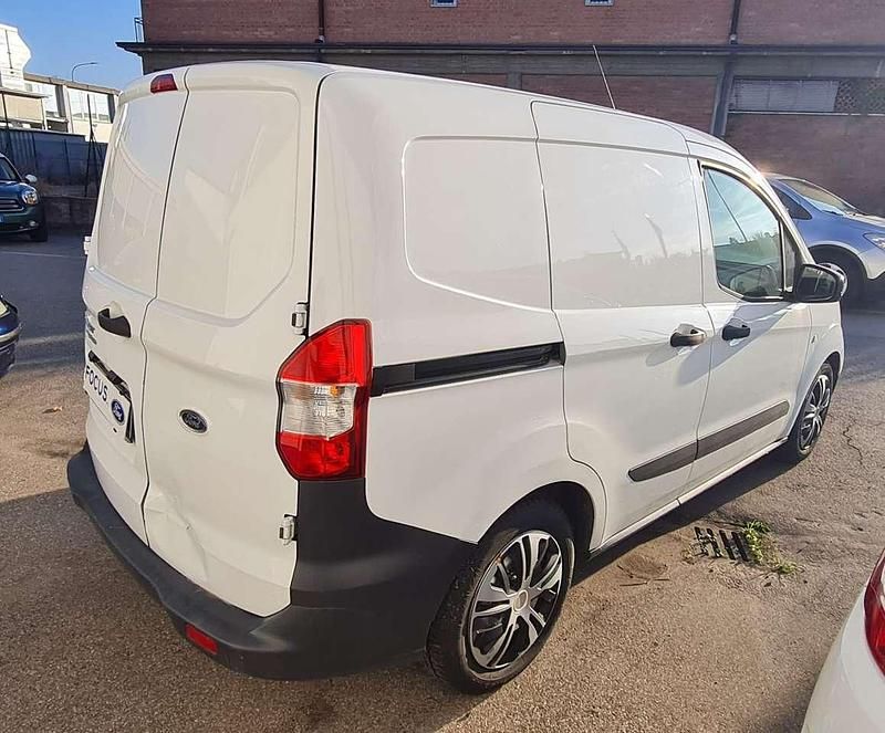 Usata Ford Courier 75 CV (55 kW) 2016 Bianco Monovolume