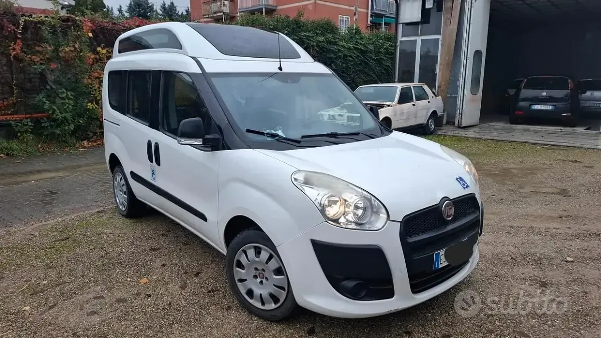 Usata Fiat Doblò 105 CV (77 kW) 2012 Monovolume