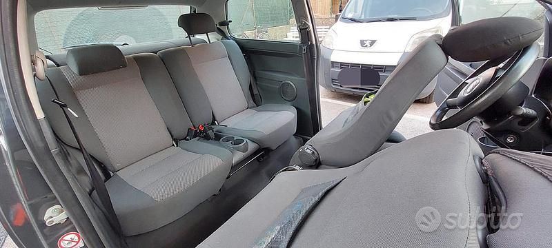 Usata VW Fox 54 CV (39 kW) 2005 Grigio Utilitaria