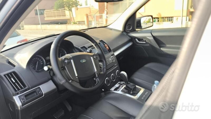 Usata Land Rover Freelander 2 150 CV (110 kW) 2013 Bianco SUV