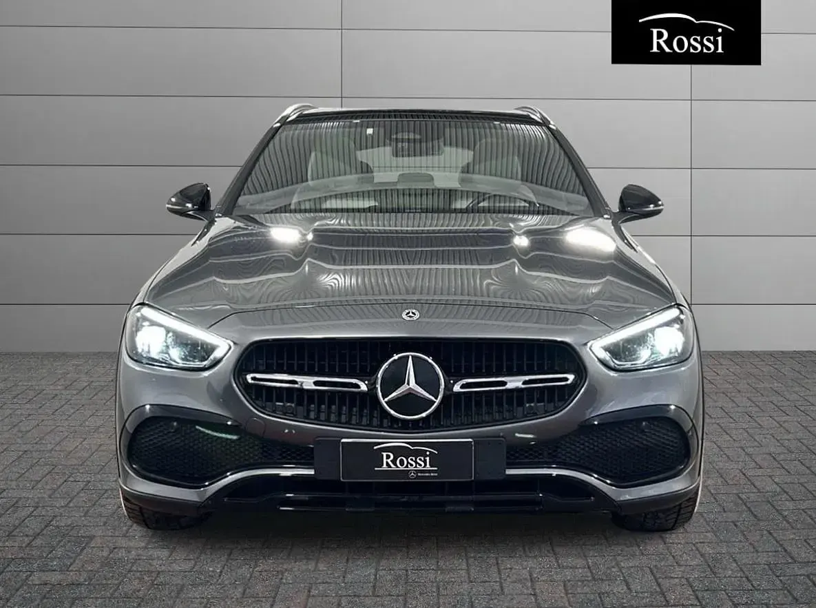 Usata Mercedes 220 Premium 200 CV (147 kW) 2023 Grigio scuro metallizzato Station wagon