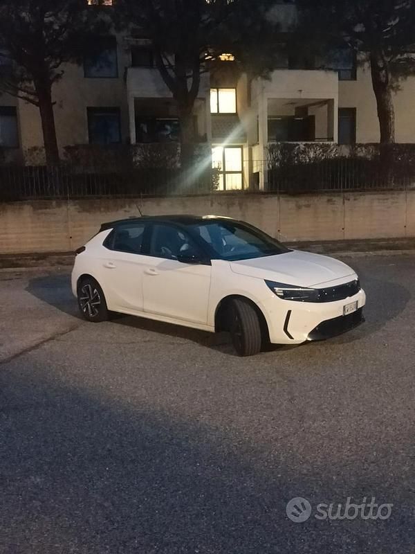 Usata Opel Corsa 75 CV (55 kW) 2024 Bianco Berlina