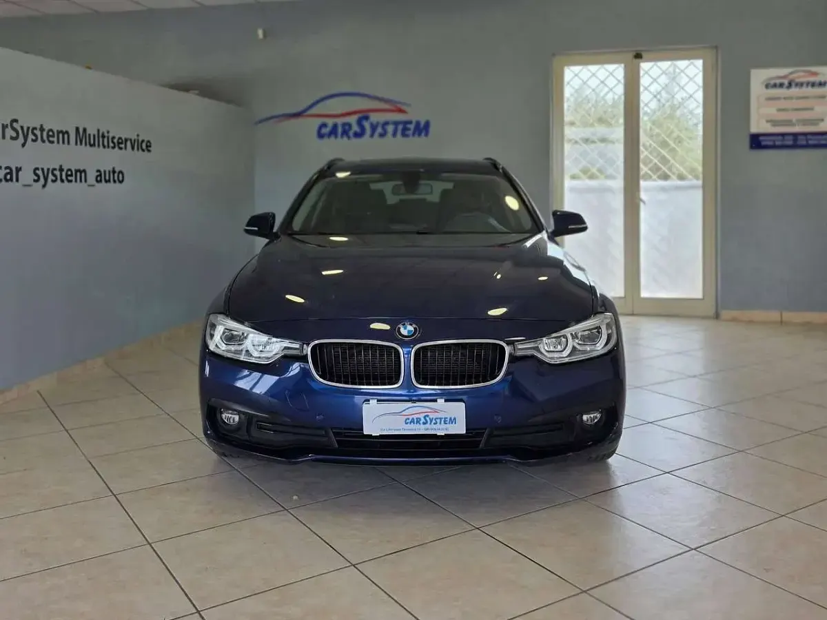Usata BMW 320 Advantage 190 CV (139 kW) 2019 Blu/azzurro Station wagon