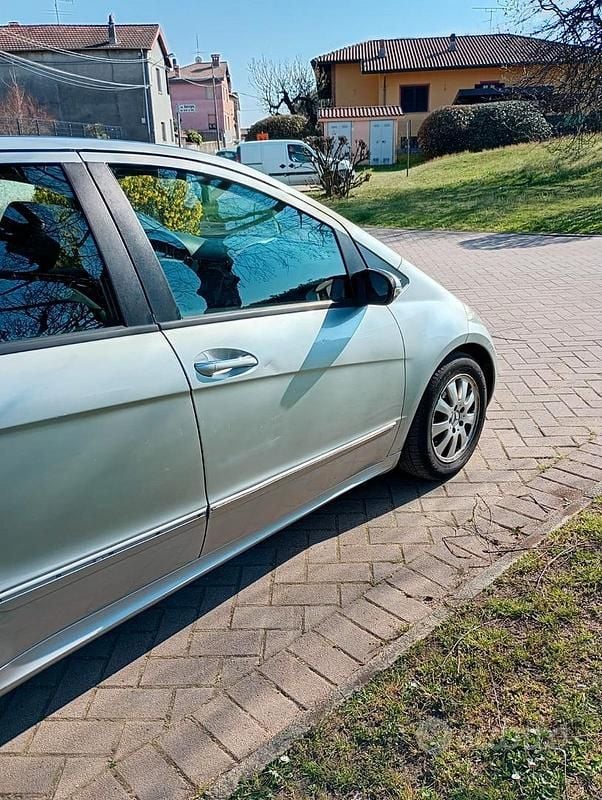 Usata Mercedes A180 2009 Grigio Berlina