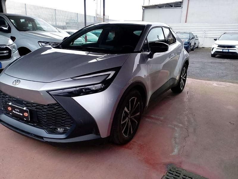Usata Toyota C-HR Trend 98 CV (72 kW) 2025 Argento SUV