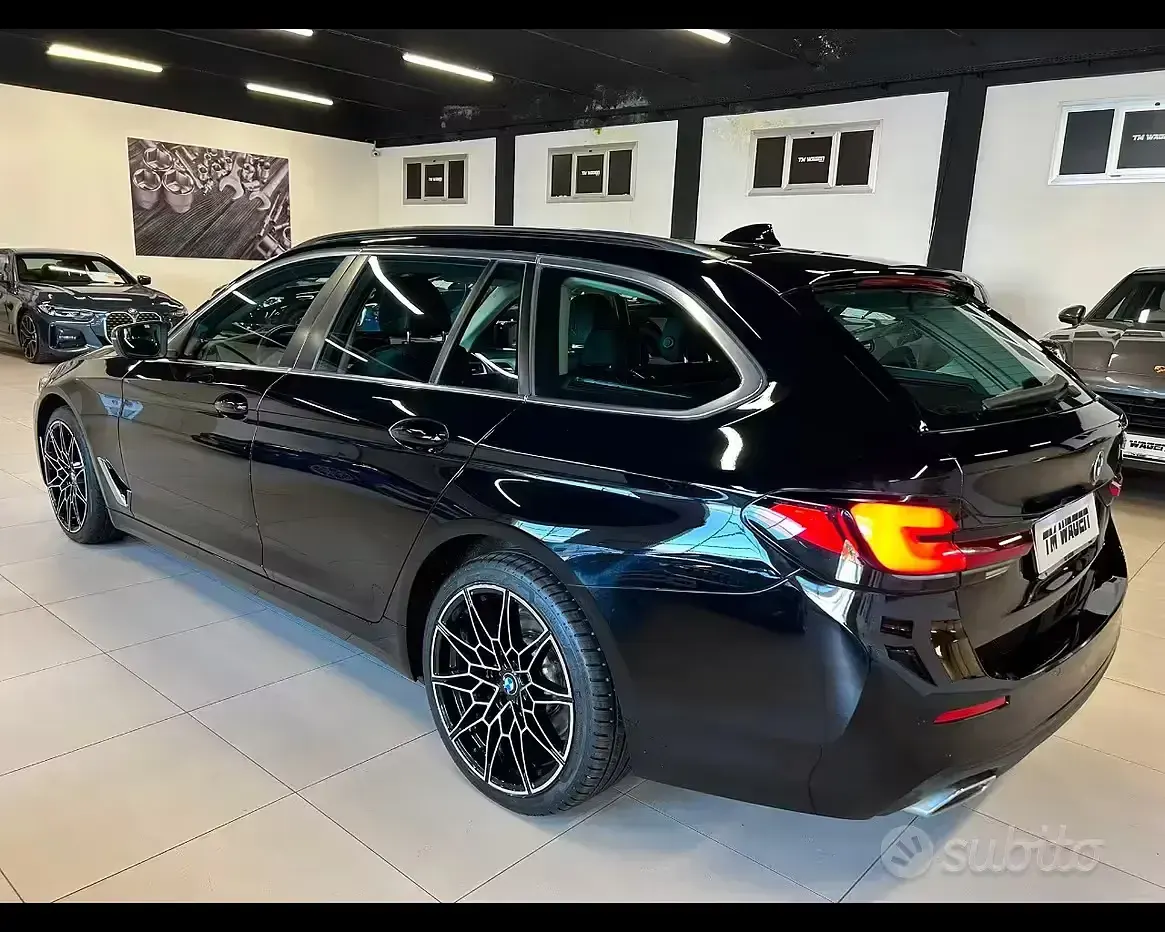Usata BMW 518 Efficient Dynamics 150 CV (110 kW) 2023 Nero Station wagon