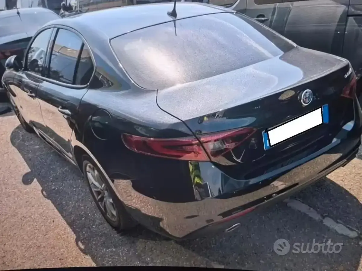 Usata Alfa Romeo Giulia Super 180 CV (132 kW) 2018 Nero Berlina
