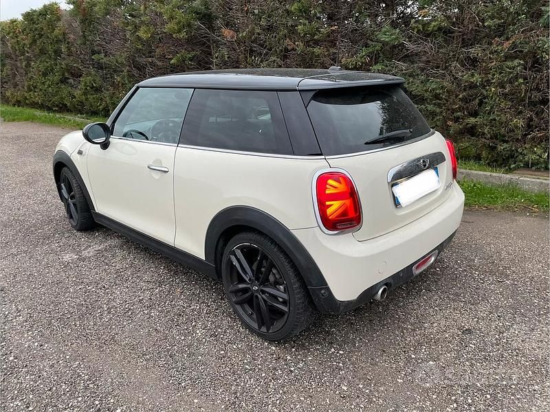 Usata Mini Cooper D 116 CV (85 kW) 2014 Bianco Utilitaria