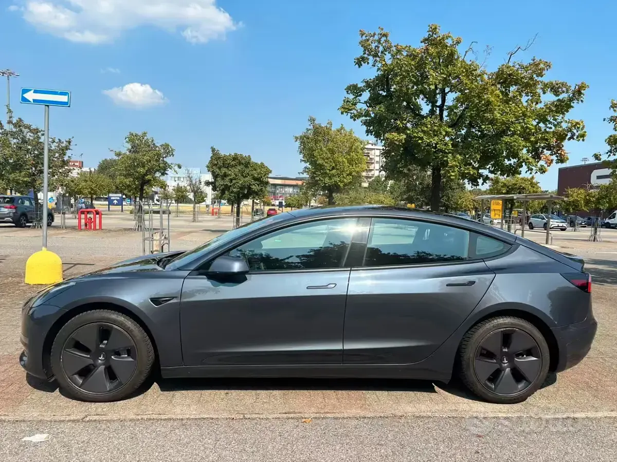 Usata Tesla Model 3 Long Range RWD 152 kW (208 CV) 2020 Grigio Berlina